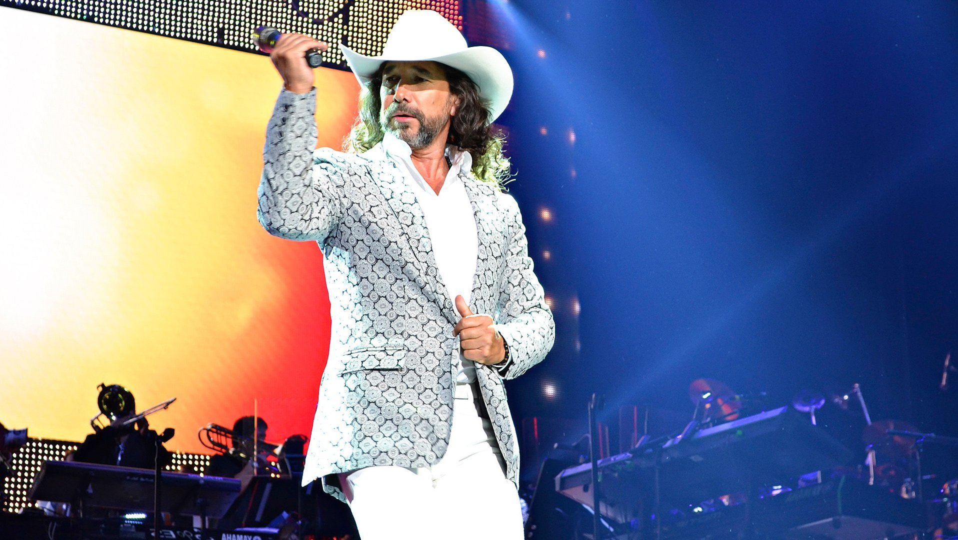 Marco Antonio Solis y Camila // Sacramento